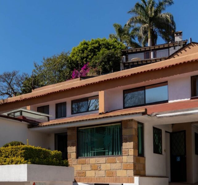 Maternidad del Lago - Contacto image